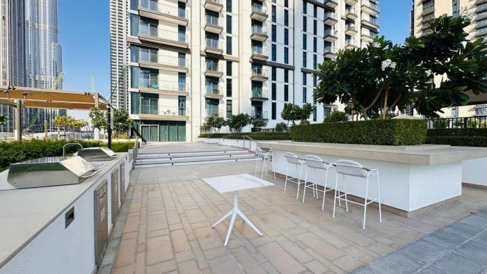 luxury 1 bedroom apartment at burj crown