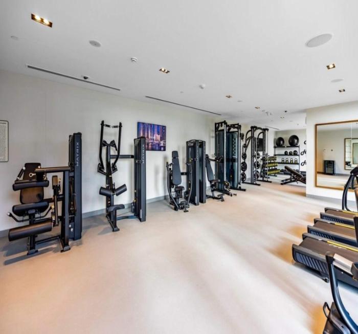 luxury 1 bedroom apartment at burj crown
