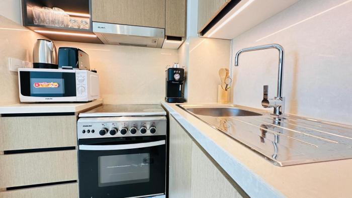 luxury 1 bedroom apartment at burj crown
