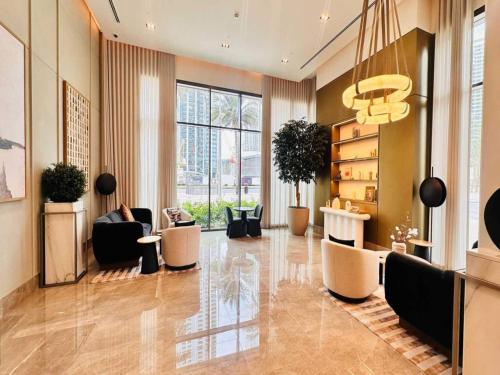 luxury 1 bedroom apartment at burj crown