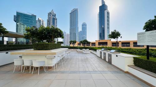 luxury 1 bedroom apartment at burj crown