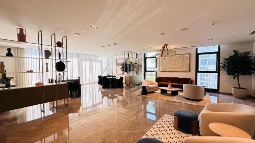 luxury 1 bedroom apartment at burj crown