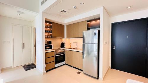 luxury 1 bedroom apartment at burj crown