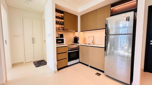 luxury 1 bedroom apartment at burj crown