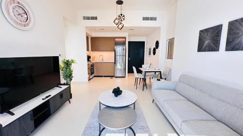 luxury 1 bedroom apartment at burj crown