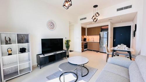luxury 1 bedroom apartment at burj crown