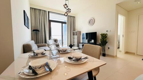 luxury 1 bedroom apartment at burj crown