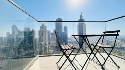 luxury 1 bedroom apartment at burj crown