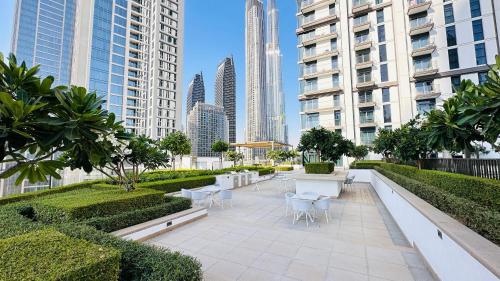 luxury 1 bedroom apartment at burj crown