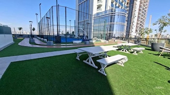 cloud tower 1br with parking pool gym