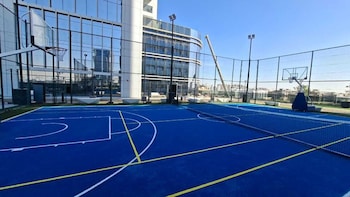 cloud tower 1br with parking pool gym