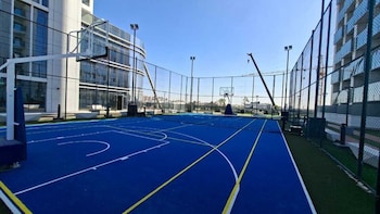cloud tower 1br with parking pool gym