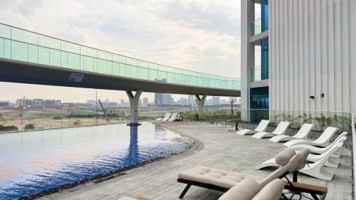 skyz lifestyle 1br residences at arjan