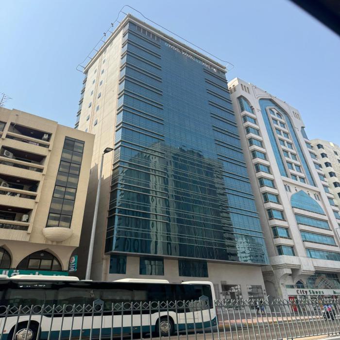 premier 2 bedroom lifeline apartment with free parking