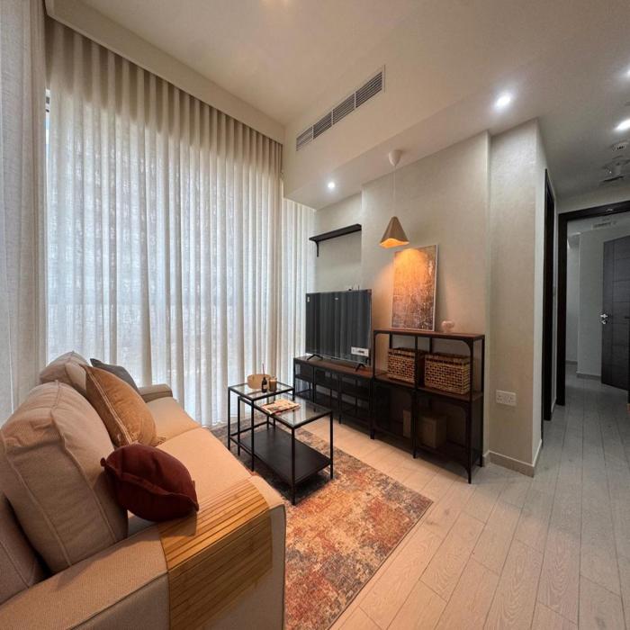 premier 2 bedroom lifeline apartment with free parking