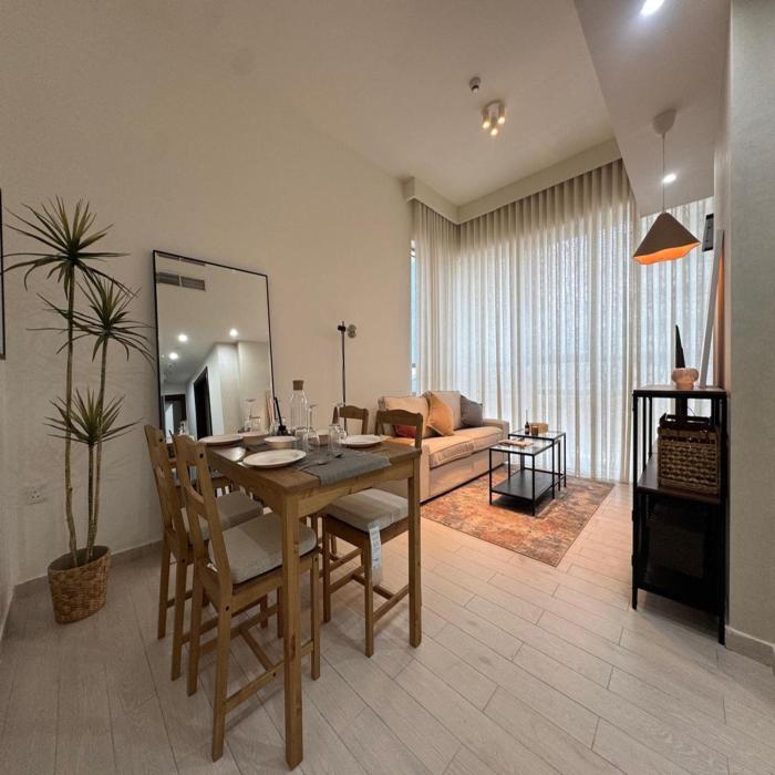 premier 2 bedroom lifeline apartment with free parking