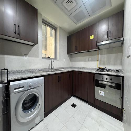 premier 2 bedroom lifeline apartment with free parking