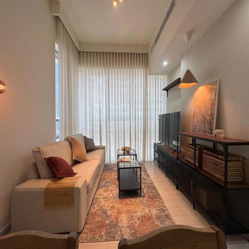 premier 2 bedroom lifeline apartment with free parking