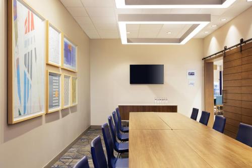 holiday inn express and suites lexington south by ihg