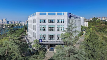 holiday inn express kunming horti expo garden by ihg