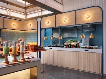 holiday inn express shenzhen baolong metro station by ihg