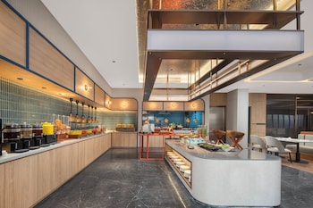 holiday inn express shenzhen baolong metro station by ihg