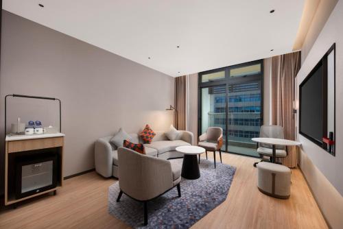 holiday inn express shenzhen baolong metro station by ihg