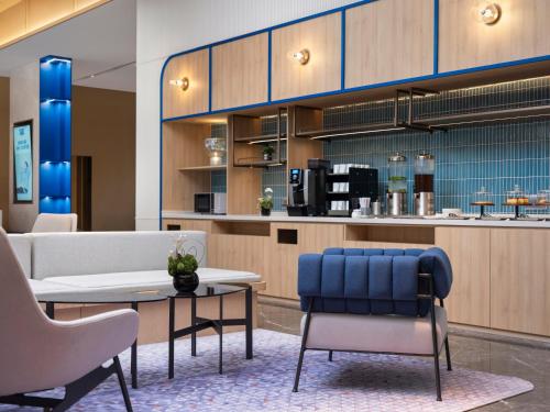 holiday inn express shenzhen baolong metro station by ihg