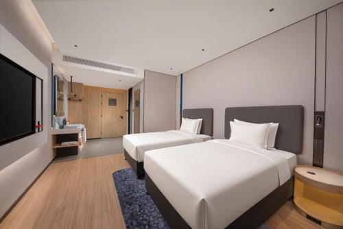 holiday inn express shenzhen baolong metro station by ihg