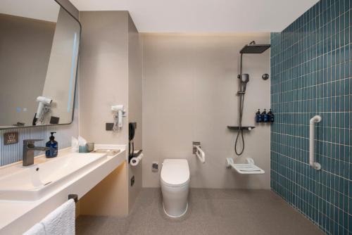 holiday inn express shenzhen baolong metro station by ihg