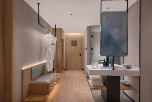holiday inn express shenzhen baolong metro station by ihg