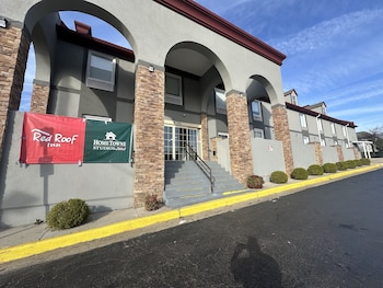 hometowne studios by red roof richmond va w broad st