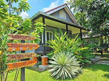 handv bungalow vangvieng