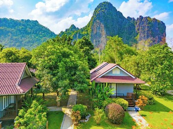 handv bungalow vangvieng