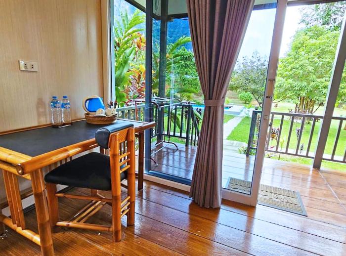 handv bungalow vangvieng