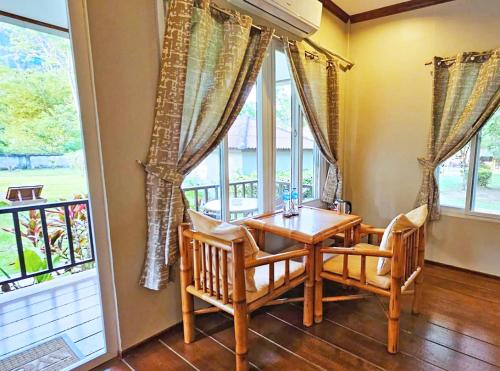 handv bungalow vangvieng