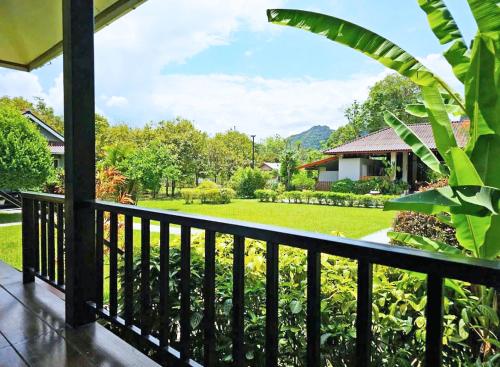 handv bungalow vangvieng