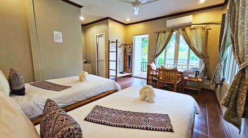 handv bungalow vangvieng