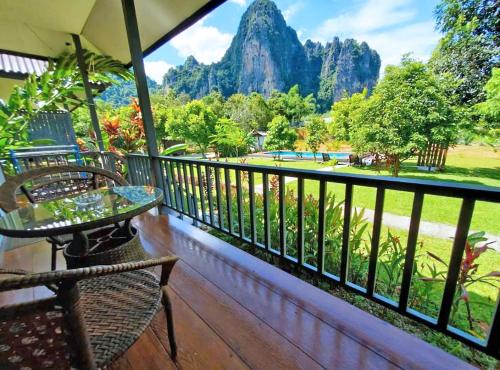 handv bungalow vangvieng