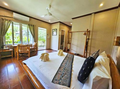 handv bungalow vangvieng