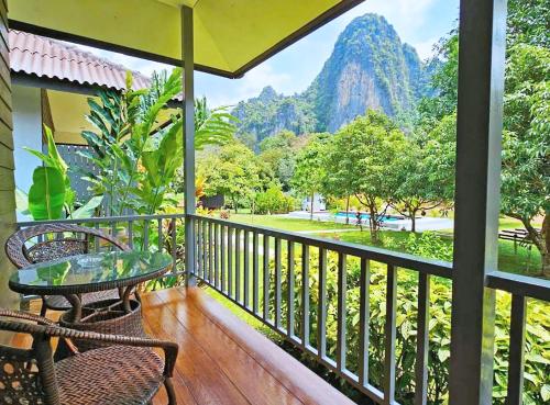 handv bungalow vangvieng