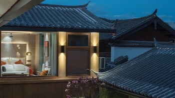 suyintang resort courtyard