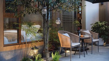 suyintang resort courtyard