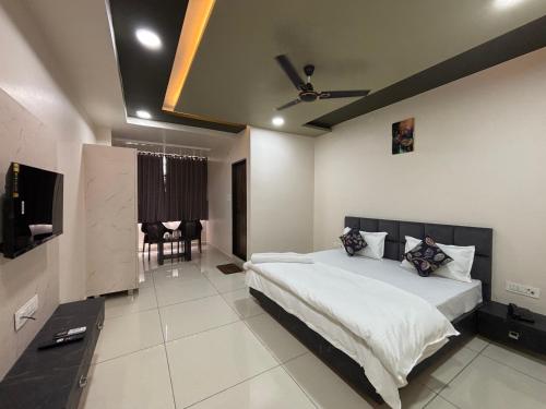 hotel shri ram legacy