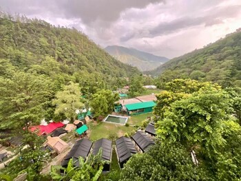 hotel the rudram aura