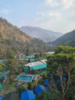hotel the rudram aura
