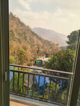 hotel the rudram aura