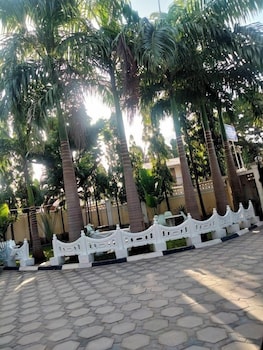 hotel aryana court bamburi
