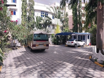 hotel aryana court bamburi