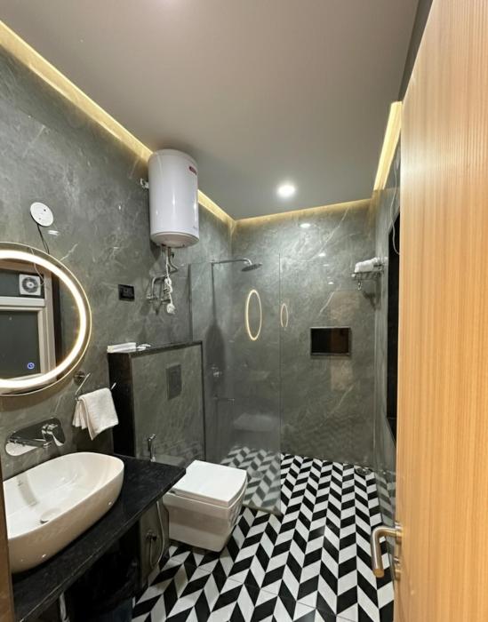 narayana grand hotel